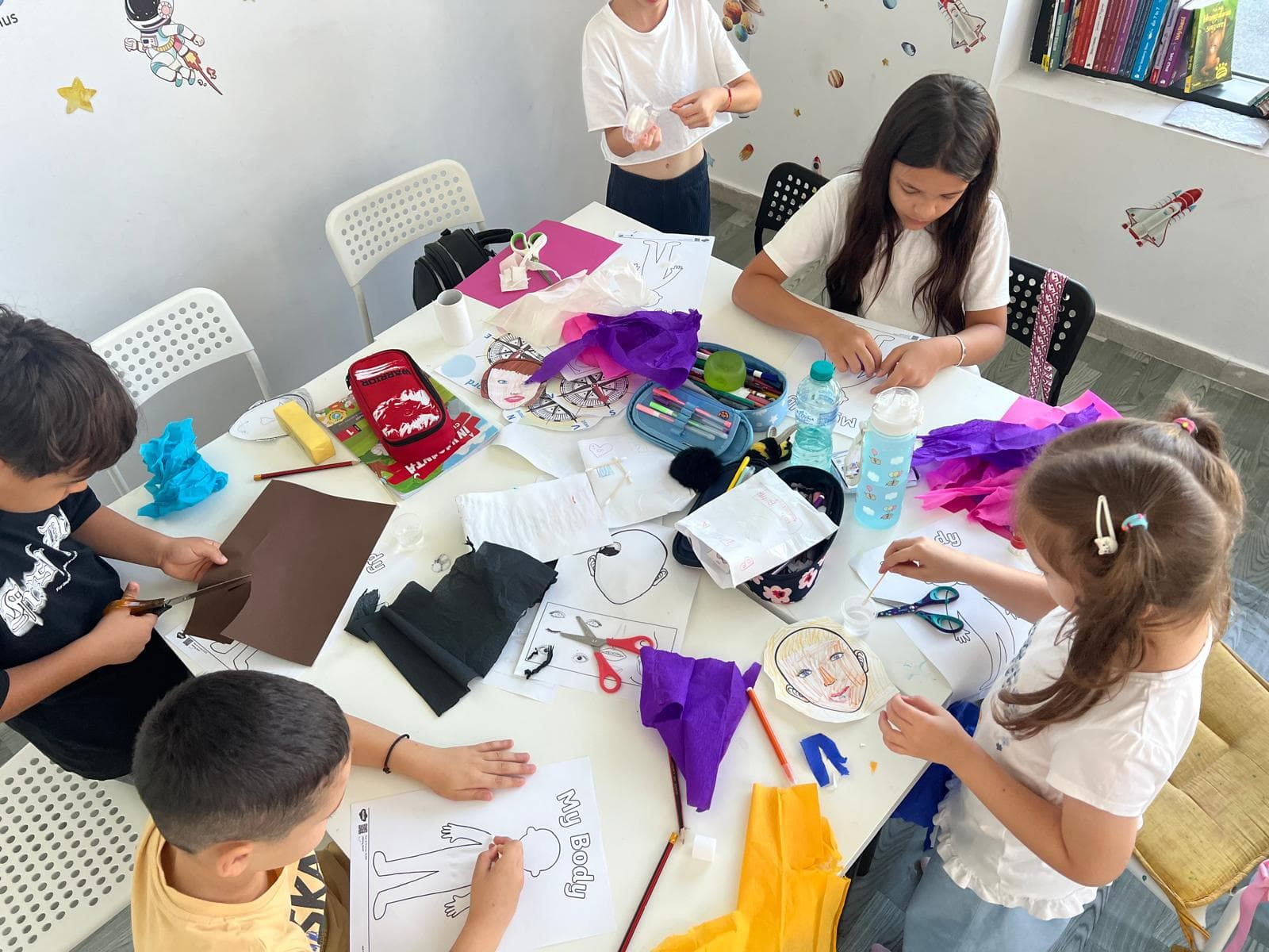 Ateliere creative în echipă
